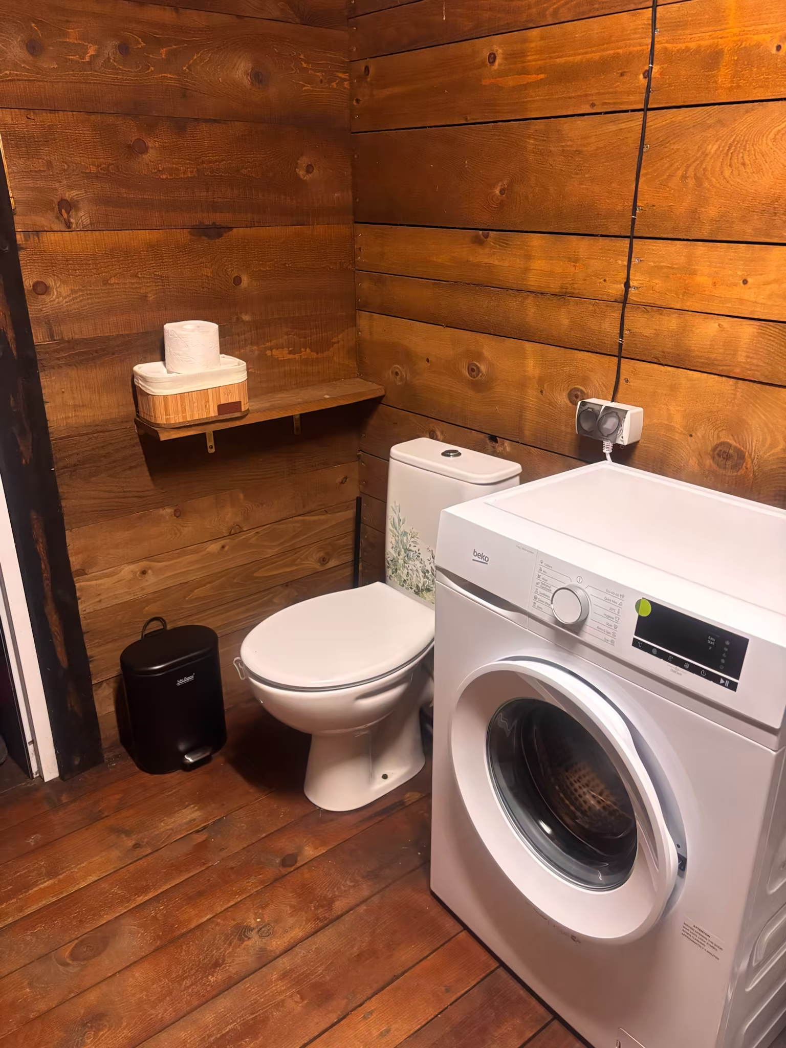 Банята на Elysium II — детайли